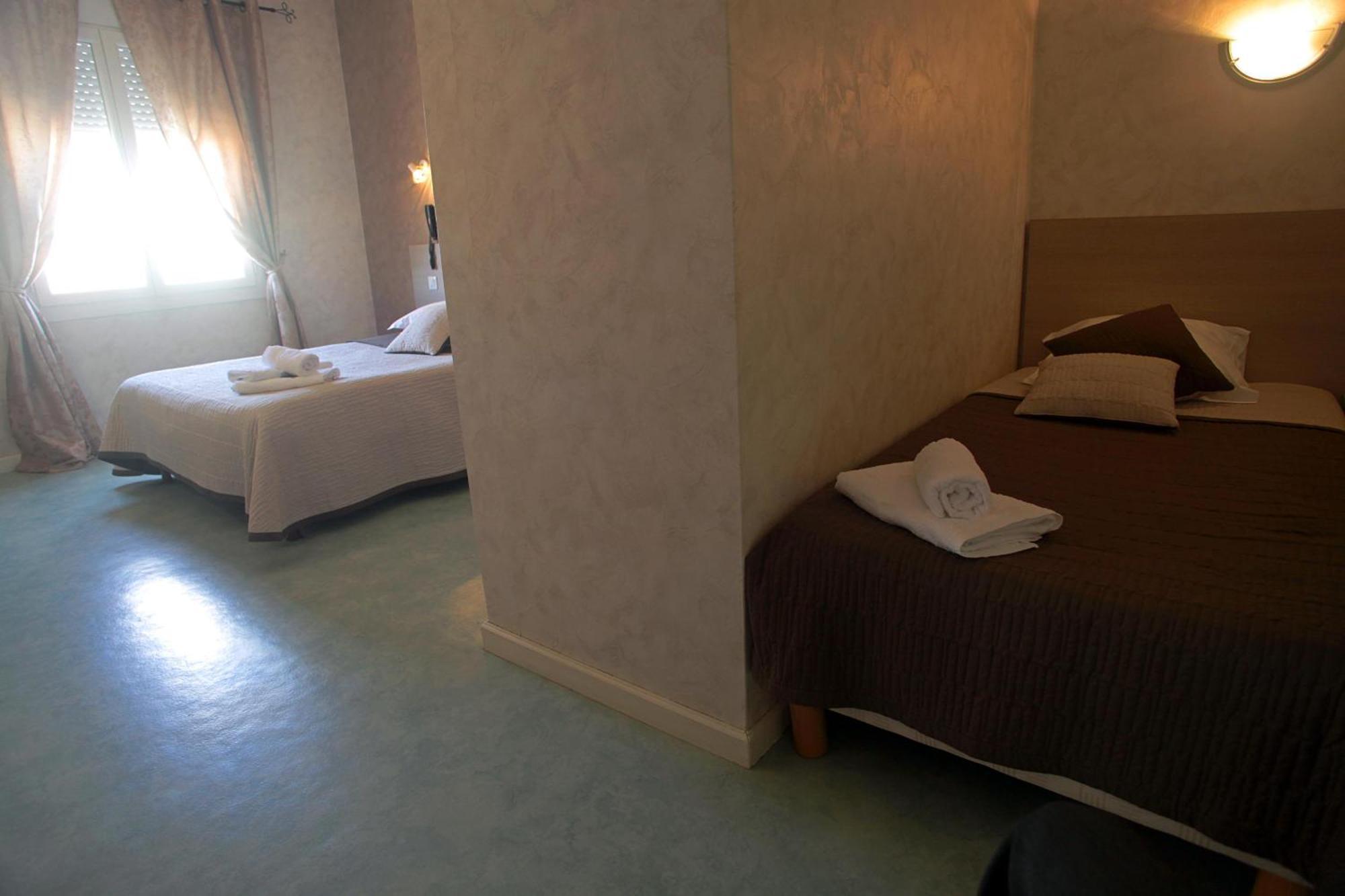Hotel De La Plage 2 Etoiles Valras-Plage Quarto foto