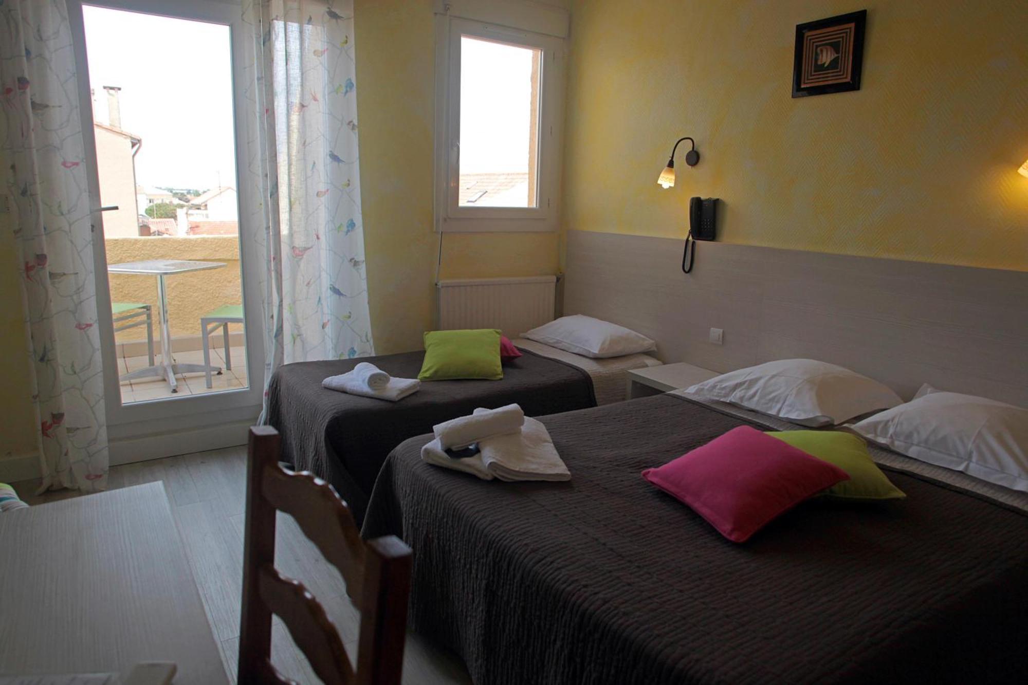 Hotel De La Plage 2 Etoiles Valras-Plage Quarto foto